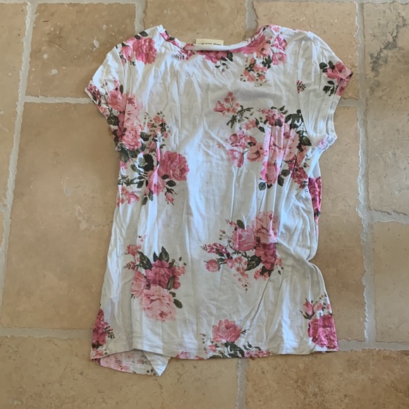 A cute top in the brand enough about me… - Picture 2 of 2